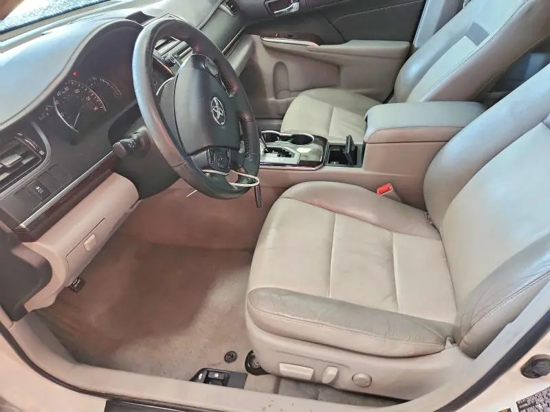 2014 TOYOTA CAMRY XLE  