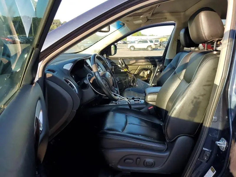 2016 NISSAN PATHFINDER SL  
