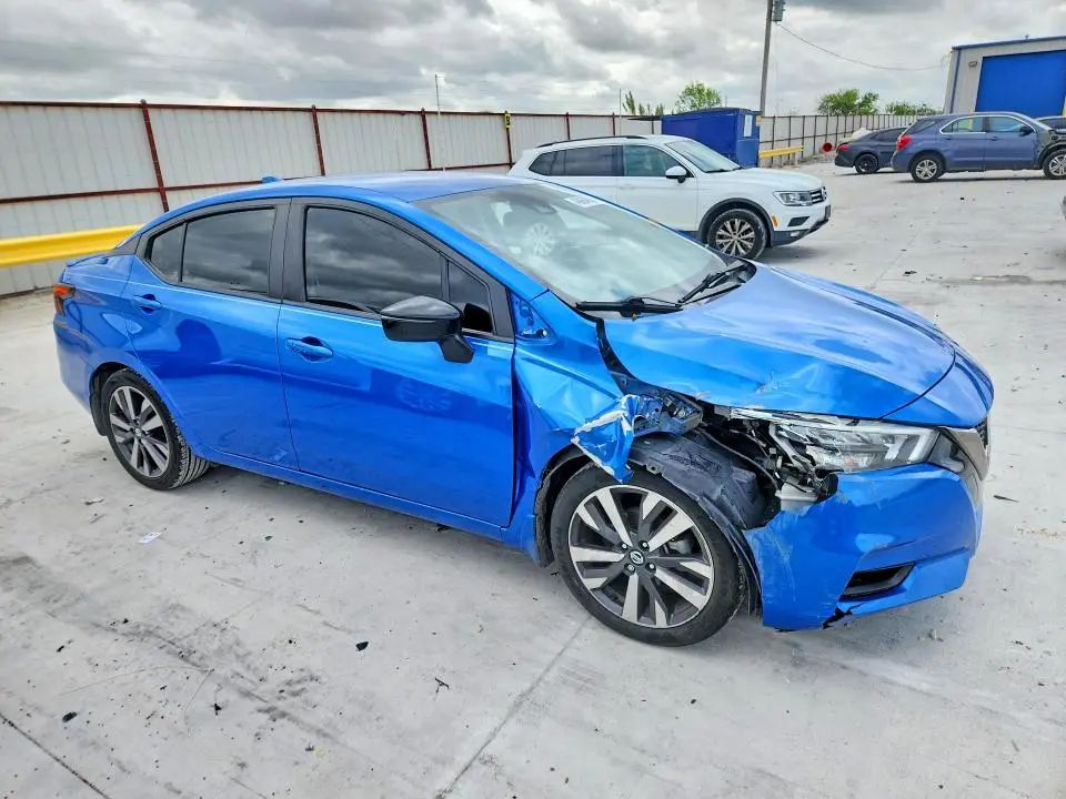 2020 NISSAN VERSA SR  