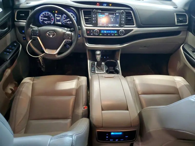 2018 TOYOTA HIGHLANDER XLE  