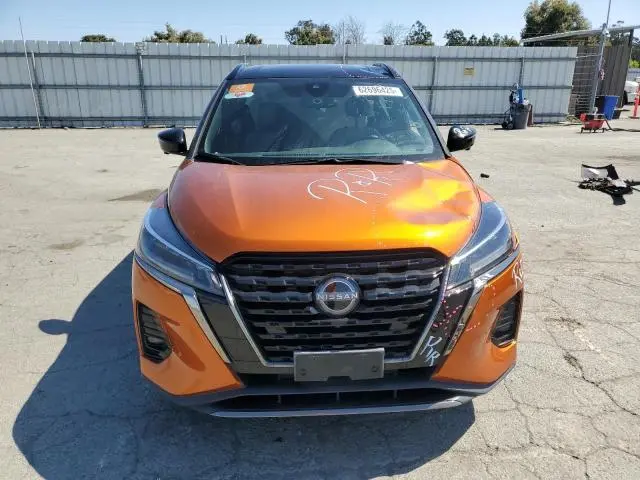 2023 NISSAN KICKS SR  