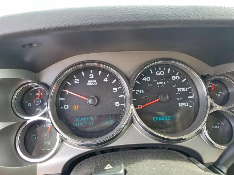 2011 CHEVROLET SILVERADO C1500 LT  