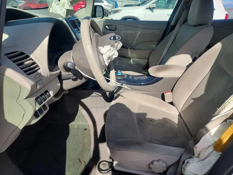 2012 NISSAN LEAF SV  
