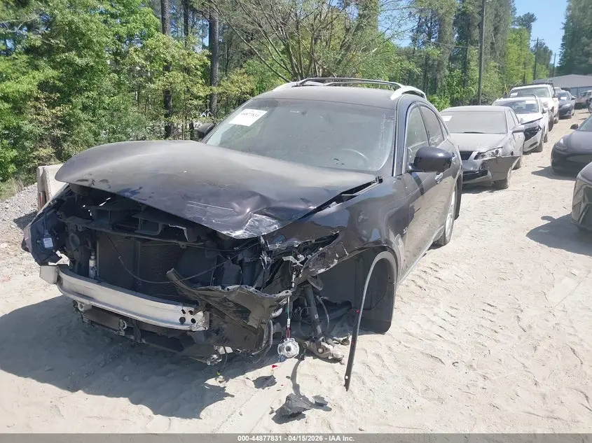 2014 INFINITI QX70  