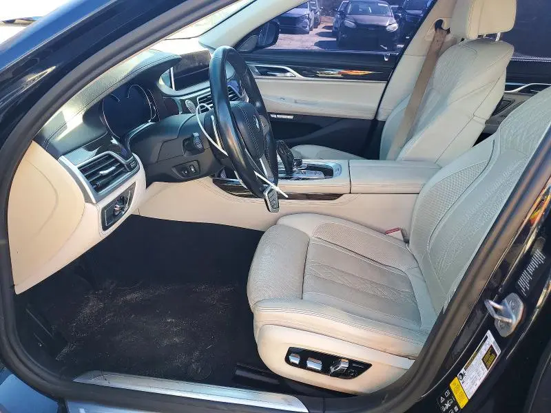 2018 BMW 750 XI  