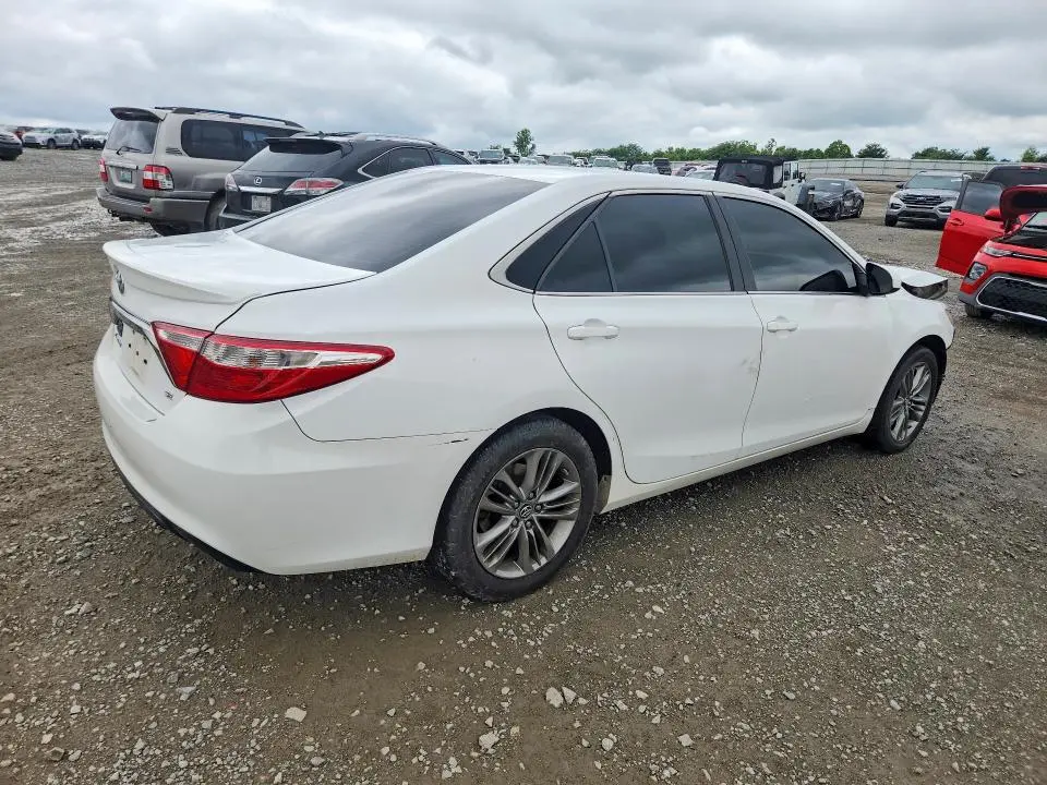 2017 TOYOTA CAMRY SE  