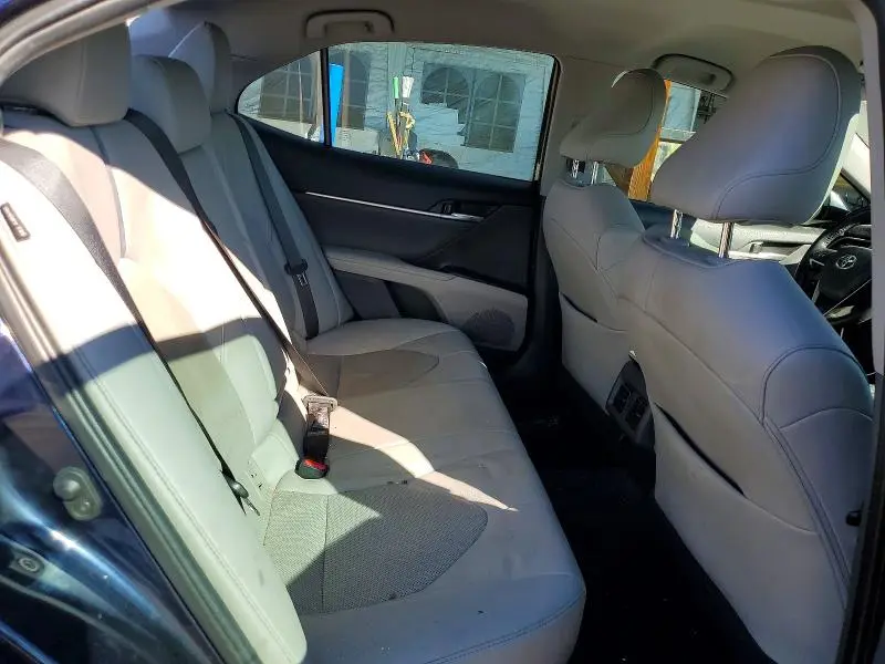 2021 TOYOTA CAMRY XLE  