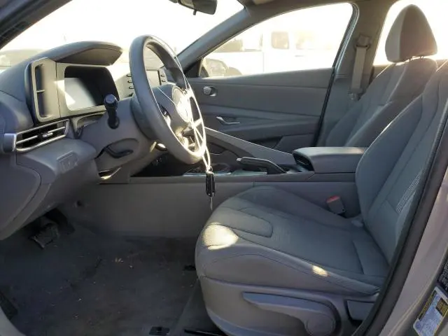 2024 HYUNDAI ELANTRA SE  