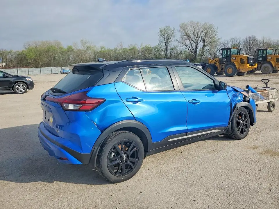 2023 NISSAN KICKS SR  