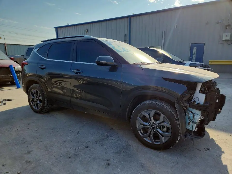2024 KIA SELTOS S  