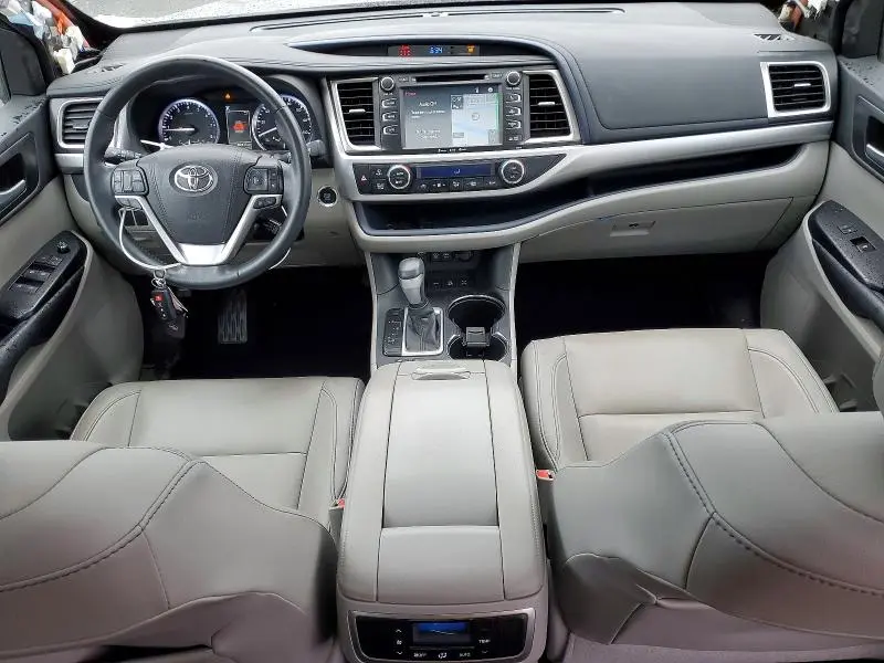 2017 TOYOTA HIGHLANDER XLE  