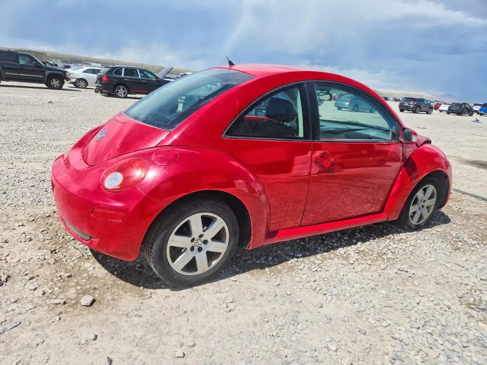 2010 VOLKSWAGEN NEW BEETLE   