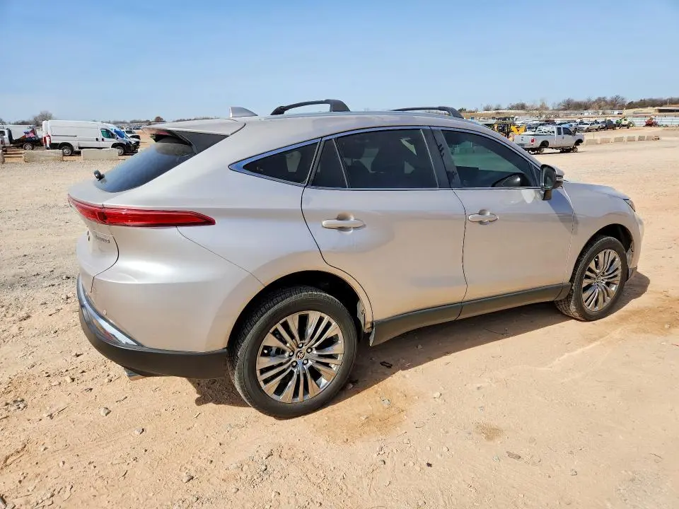 2024 TOYOTA VENZA LIMITED  