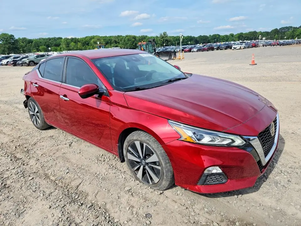 2021 NISSAN ALTIMA SV  