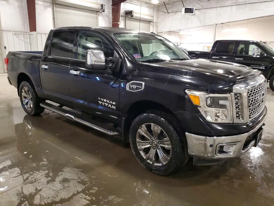 2017 NISSAN TITAN SL  