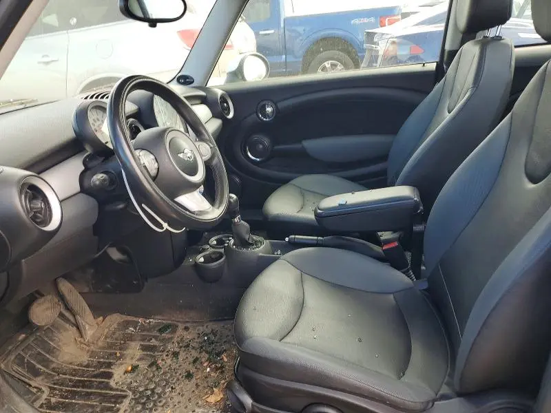 2010 MINI COOPER   