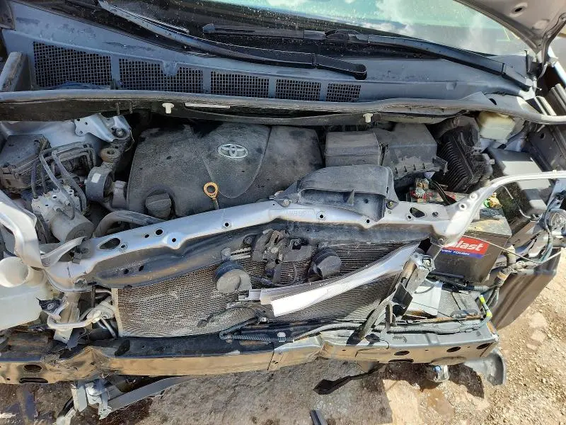 2017 TOYOTA SIENNA XLE 8-PASSENGER  
