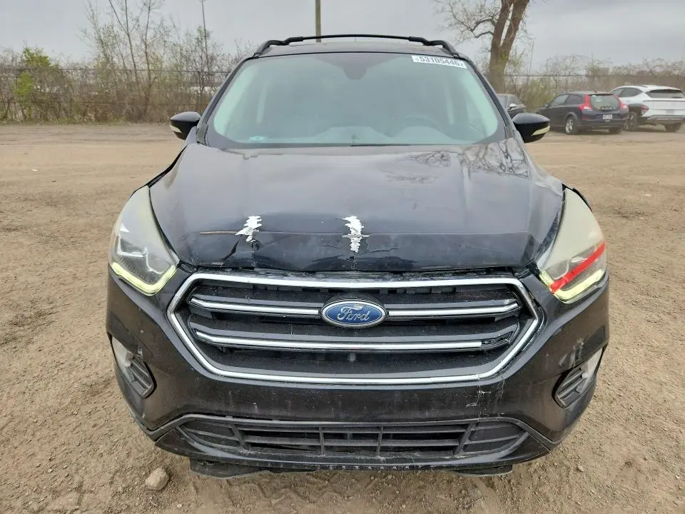 2017 FORD ESCAPE TITANIUM  
