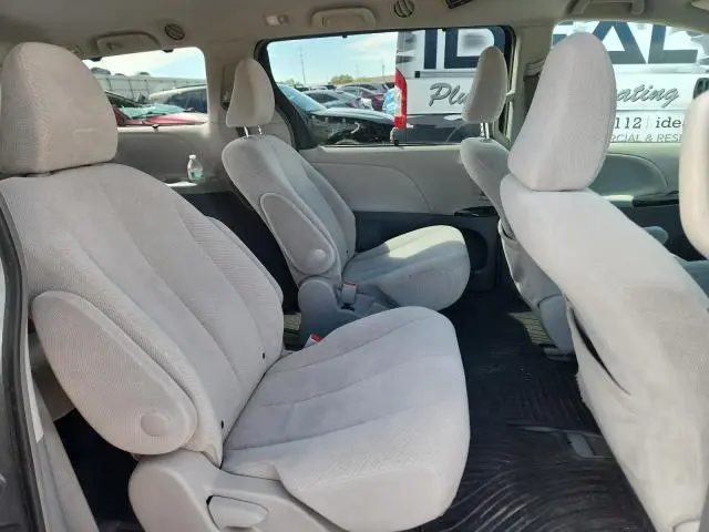 2013 TOYOTA SIENNA LE  