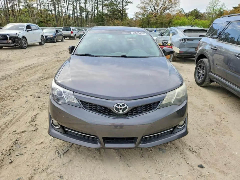 2013 TOYOTA CAMRY SE  