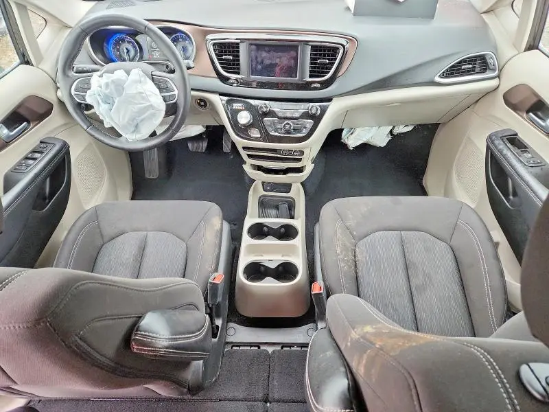 2024 CHRYSLER VOYAGER LX  