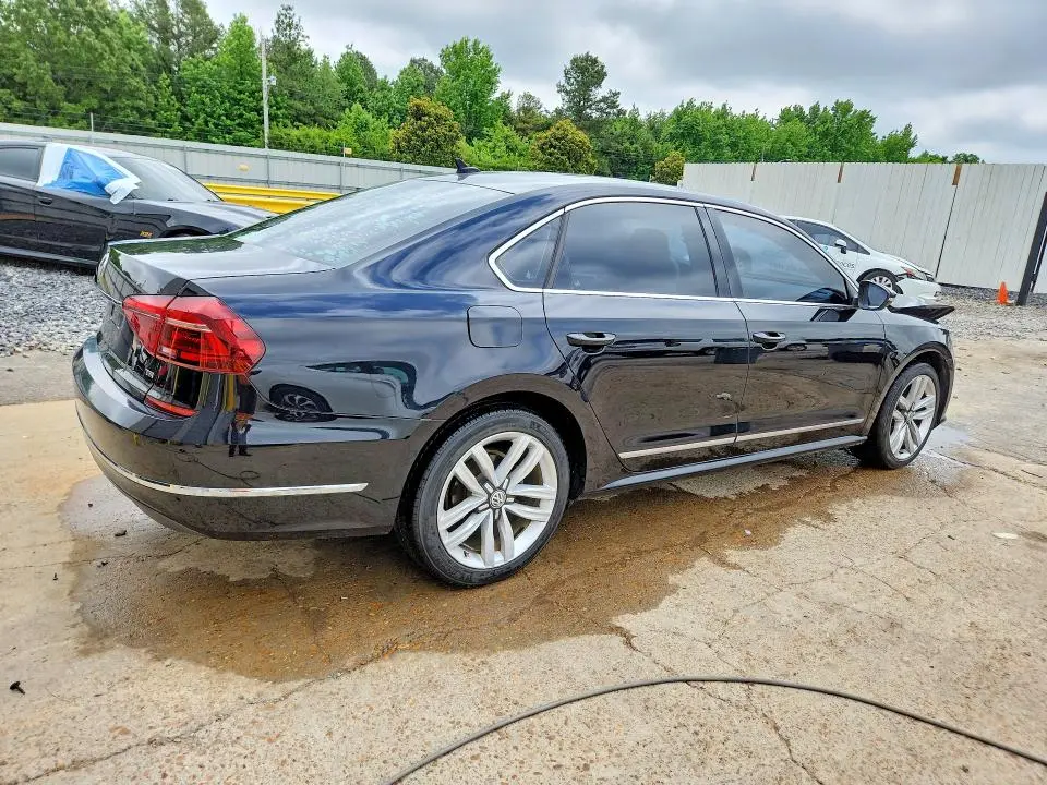 2017 VOLKSWAGEN PASSAT SE  