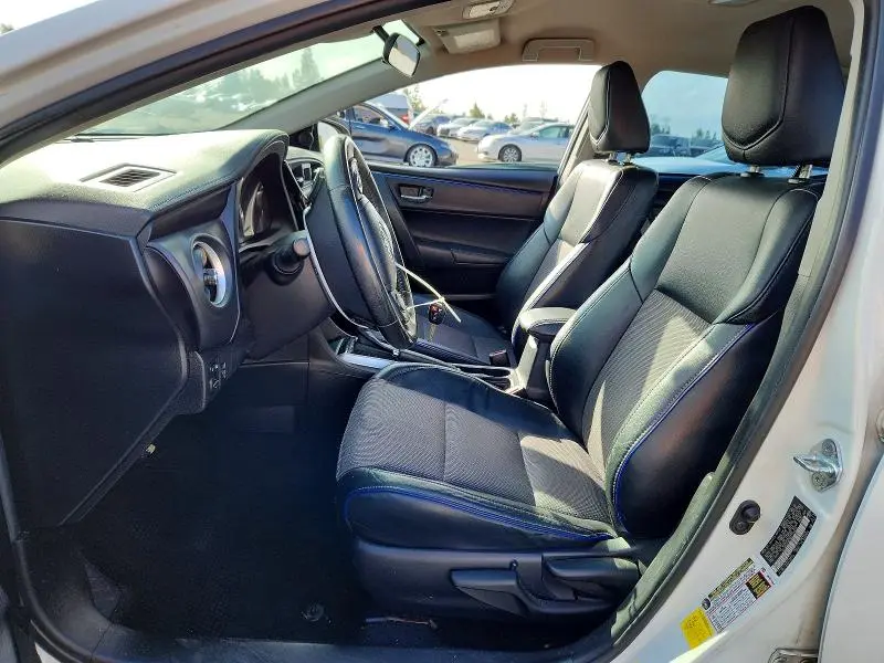 2017 TOYOTA COROLLA SE  