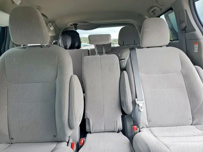2017 TOYOTA SIENNA   