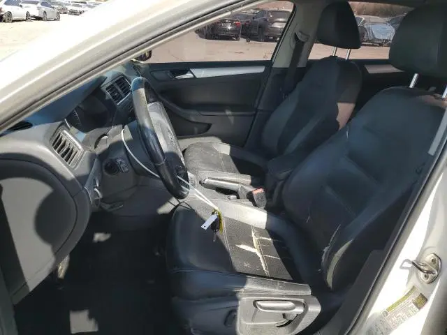 2013 VOLKSWAGEN JETTA SE  