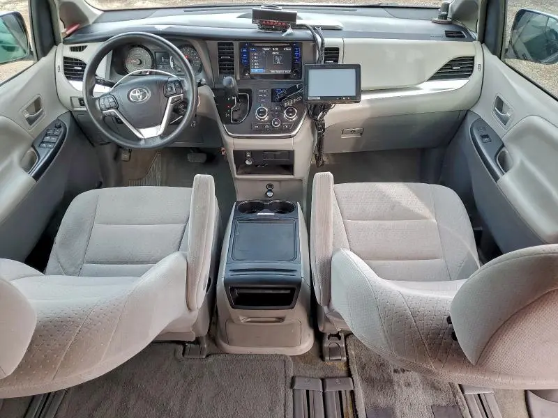 2015 TOYOTA SIENNA   