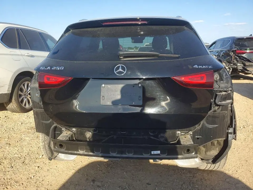 2021 MERCEDES-BENZ GLA 250 4MATIC  