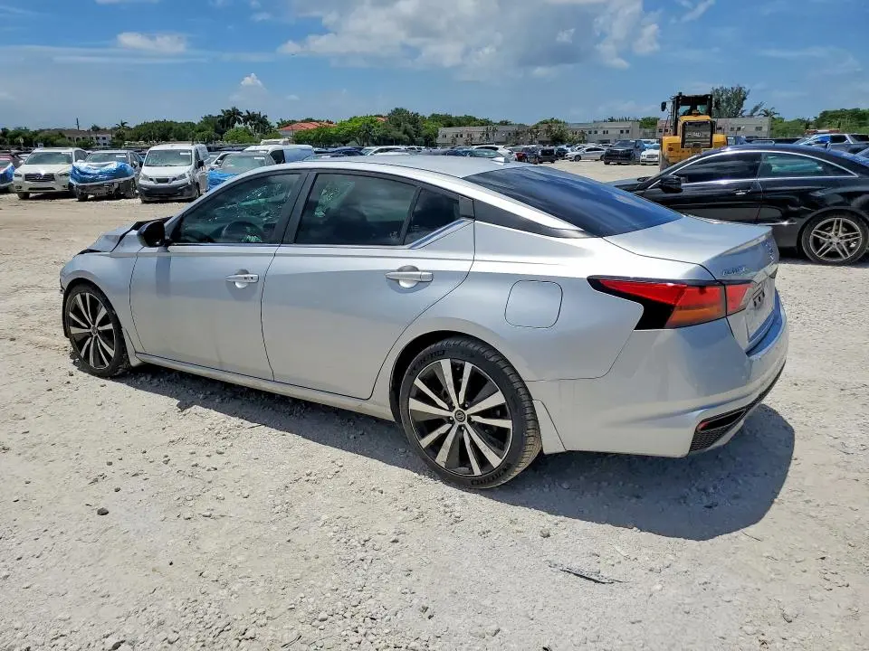 2019 NISSAN ALTIMA SR  