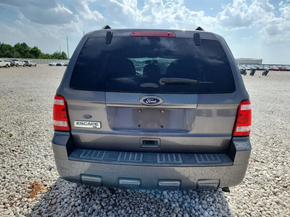2011 FORD ESCAPE XLT  