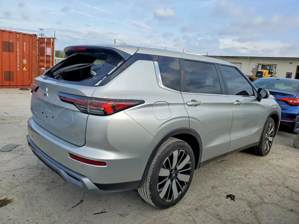 2025 MITSUBISHI OUTLANDER SE  