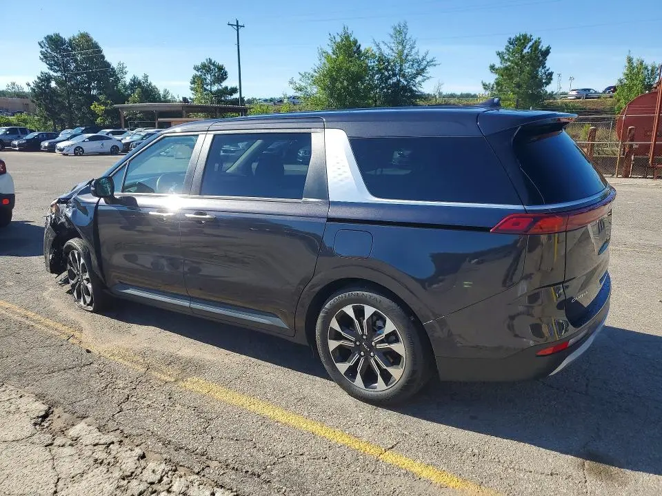 2024 KIA CARNIVAL EX  