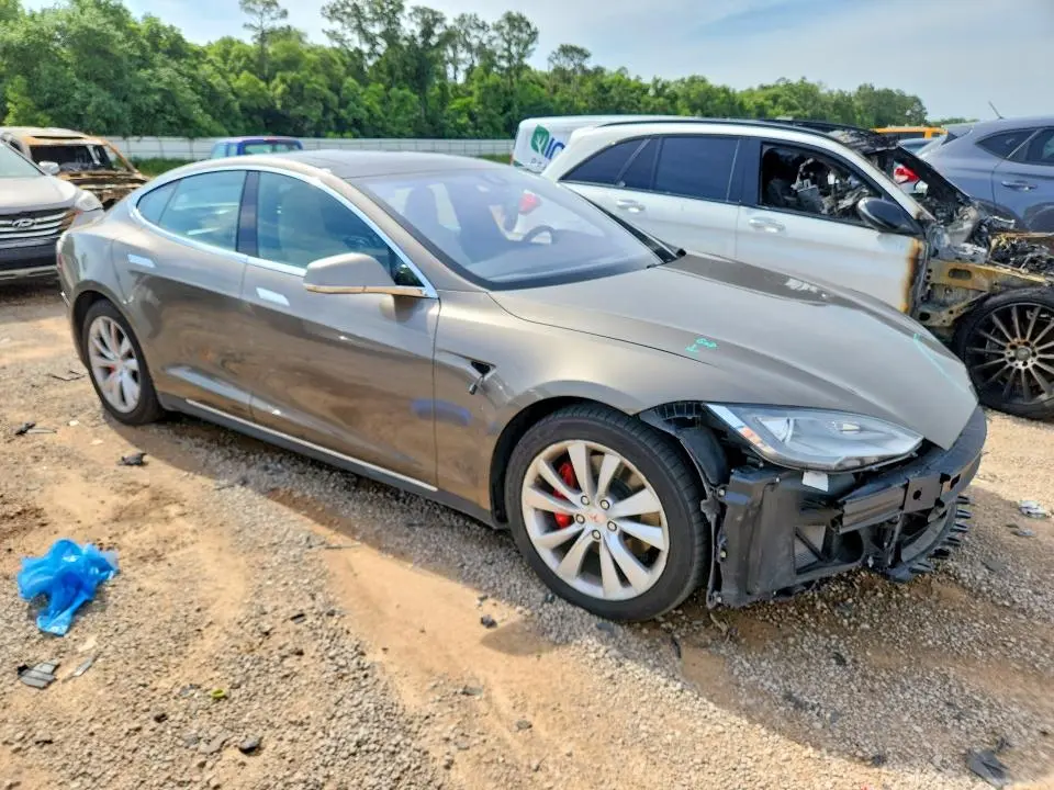 2015 TESLA MODEL S P85D  
