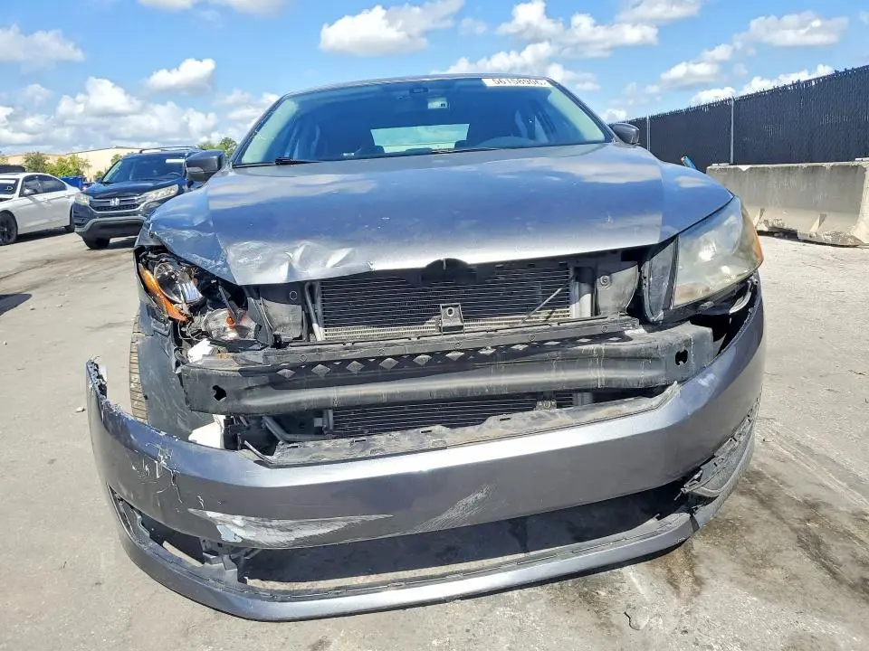2014 VOLKSWAGEN PASSAT SE  