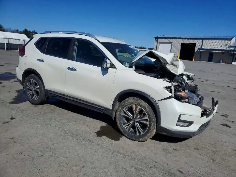 2017 NISSAN ROGUE SL  