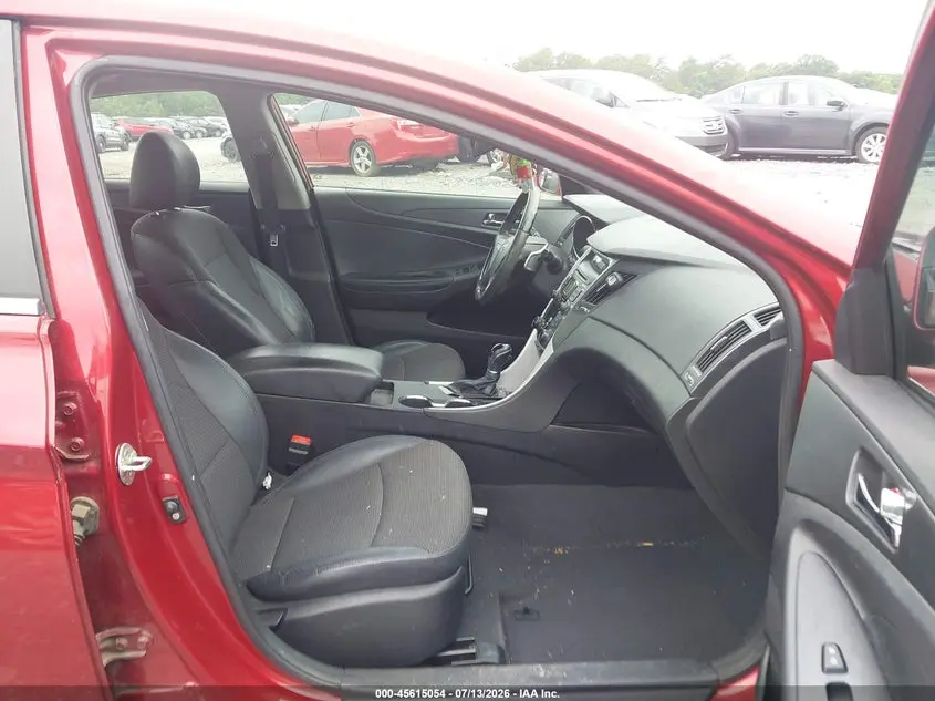 2011 HYUNDAI SONATA SE