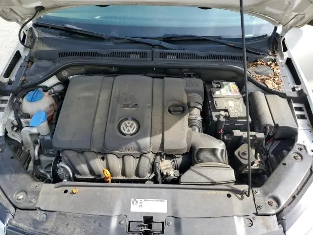 2011 VOLKSWAGEN JETTA SE