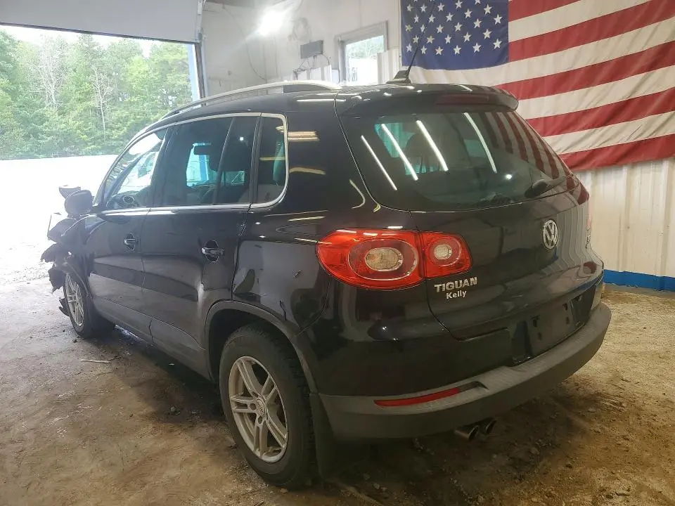 2011 VOLKSWAGEN TIGUAN S  
