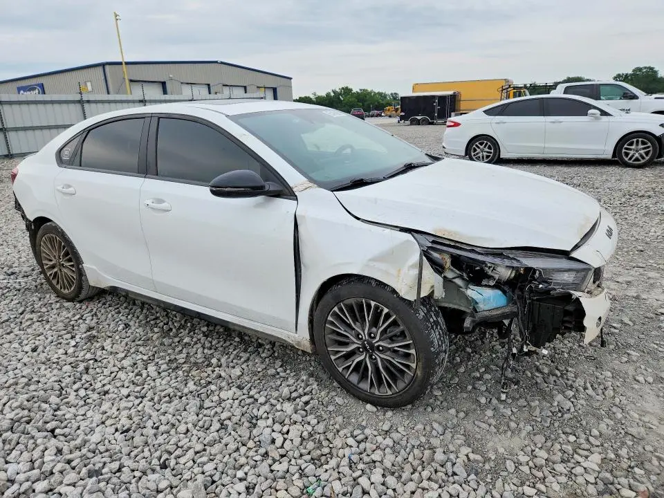2022 KIA FORTE GT LINE  