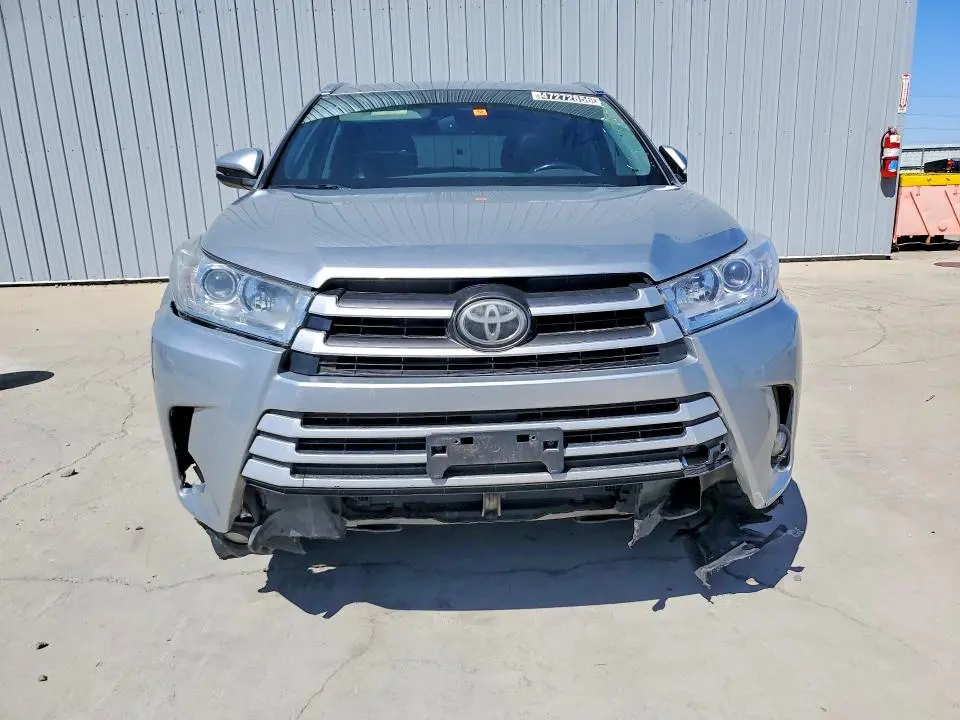 2017 TOYOTA HIGHLANDER XLE  