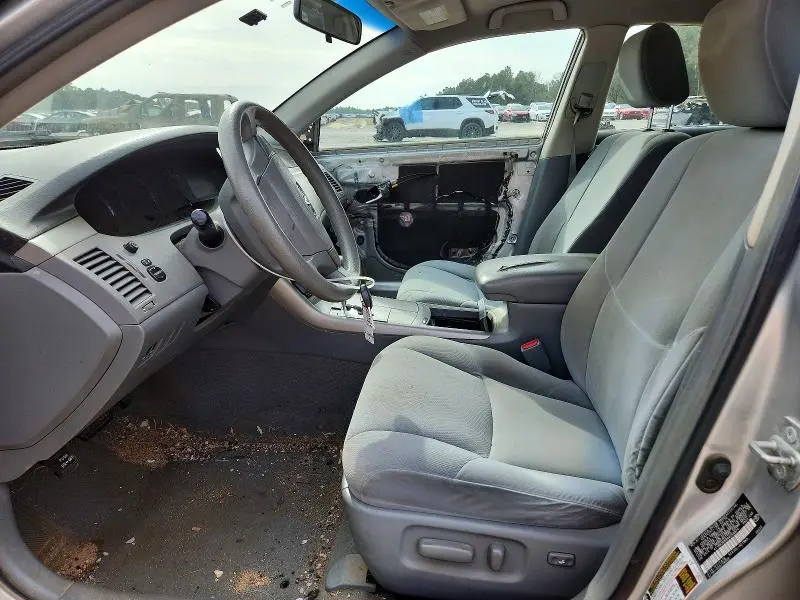 2010 TOYOTA AVALON XL  