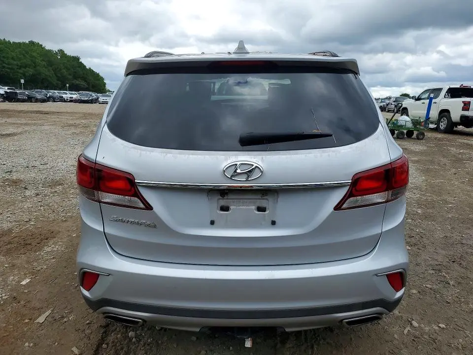 2017 HYUNDAI SANTA FE SE  