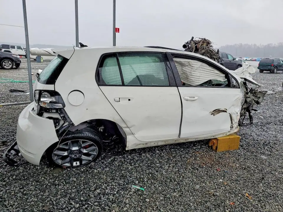 2013 VOLKSWAGEN GTI   