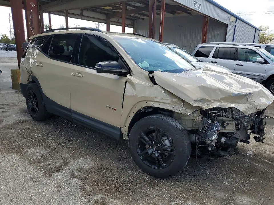 2022 GMC TERRAIN AT4  