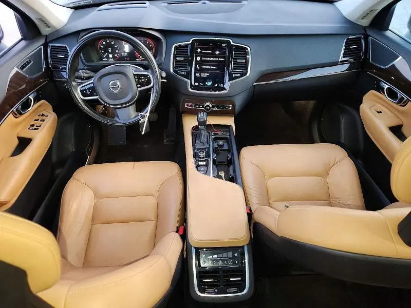 2016 VOLVO XC90 T6  