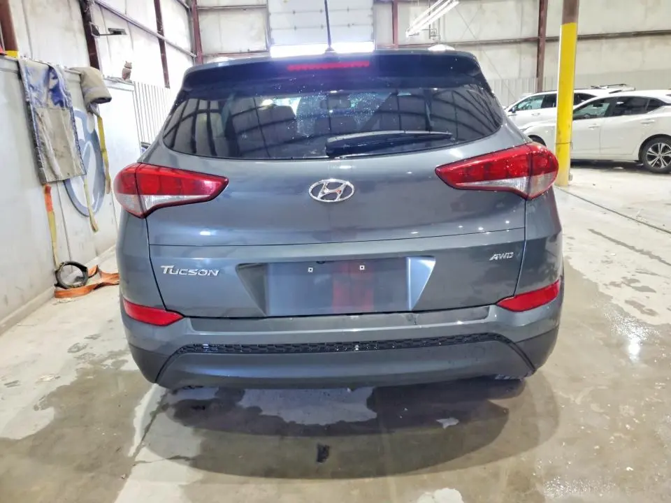 2017 HYUNDAI TUCSON SE  