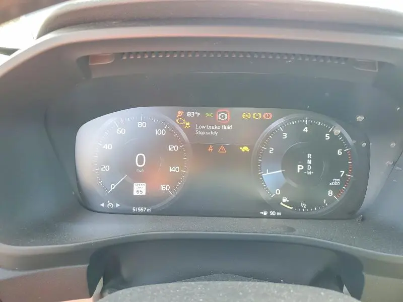 2019 VOLVO XC40 T5 MOMENTUM  